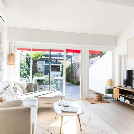Vakantiehuis Lous Pins - - Terrasse *